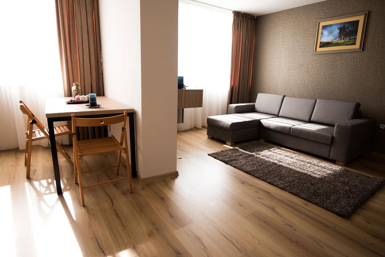 Court Inn Panagjuriste Kültér fotó