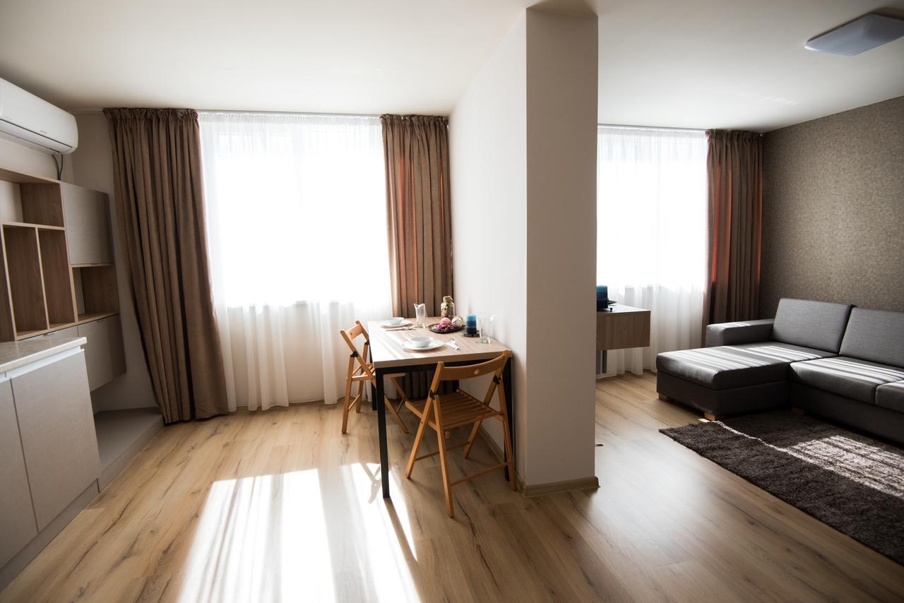 Court Inn Panagjuriste Kültér fotó