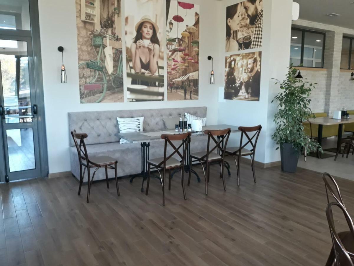 Court Inn Panagjuriste Kültér fotó