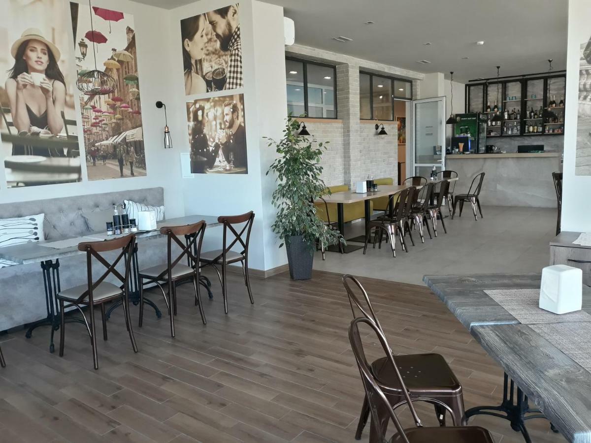 Court Inn Panagjuriste Kültér fotó
